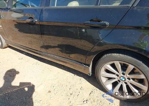 2011 BMW 328I xDrive z USA, uszkodzony, nr VIN WBAPK5C50BA661549